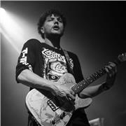 Se ofrecen clases de guitarra eléctrica